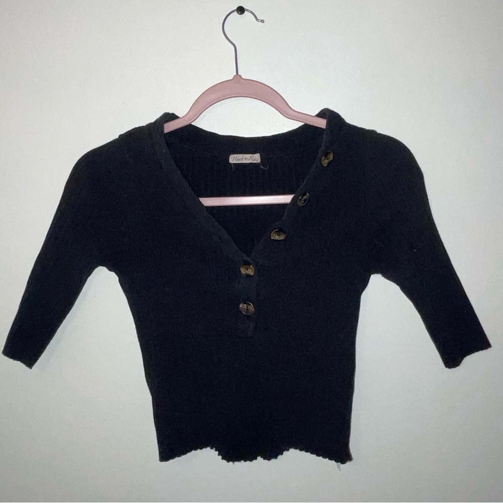 HEART HIPS BLACK 3/4 SLEEVE BUTTON UP